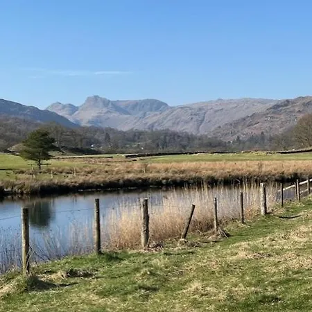Black Moss Tarn Neaum Crag Skelwith Bridge 安布尔塞德