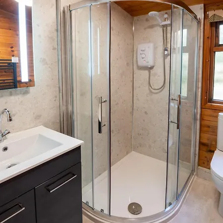 Black Moss Tarn Neaum Crag Skelwith Bridge Daire Ambleside