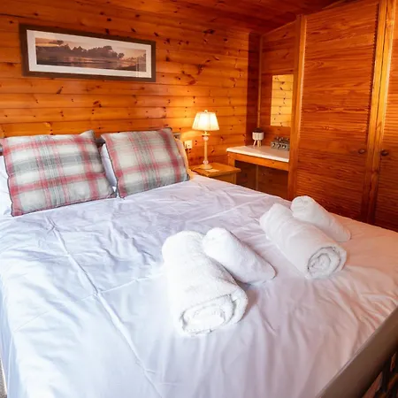 Black Moss Tarn Neaum Crag Skelwith Bridge Daire Ambleside